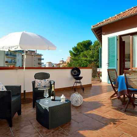 Casa Con Grande Terrazza, Ac, Wifi, Posto Auto E Vicino Al Mare Villa Imperia Dış mekan fotoğraf