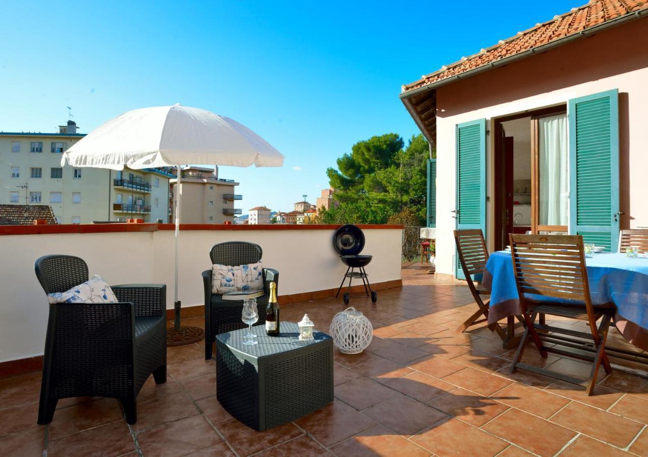 Casa Con Grande Terrazza, Ac, Wifi, Posto Auto E Vicino Al Mare Villa Imperia Dış mekan fotoğraf