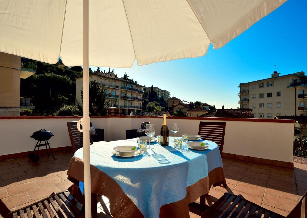 Casa Con Grande Terrazza, Ac, Wifi, Posto Auto E Vicino Al Mare Villa Imperia Dış mekan fotoğraf