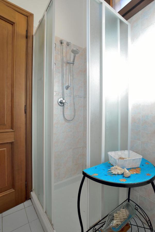 Casa Con Grande Terrazza, Ac, Wifi, Posto Auto E Vicino Al Mare Villa Imperia Dış mekan fotoğraf